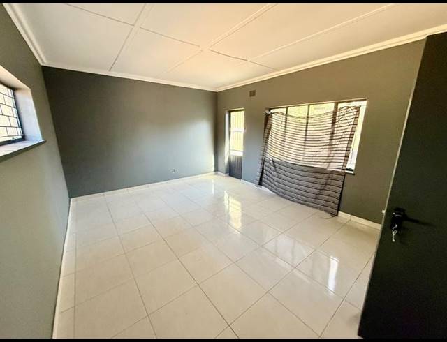 8 BEDROOM HOUSE FOR SALE IN VANDERBIJLPARK CW 6